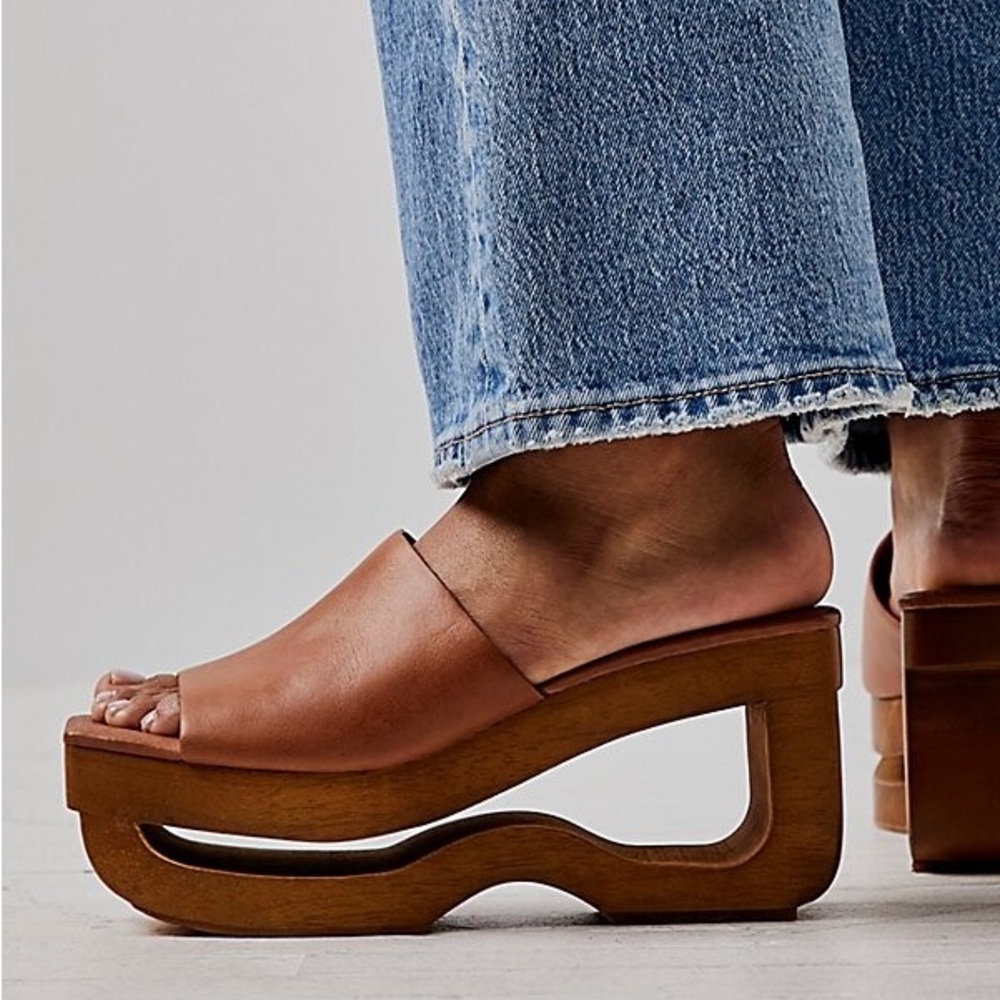 FREE PEOPLE Leather Maisie Wooden Clogs by Zigi